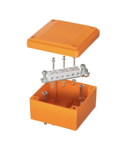 Коробка пластиковая FS с гладкими стенками и клеммниками IP56 100х100х50мм 6р 450V,6A, 4мм.кв DKC (FSB10604) в Домодедово Распределительные коробки Pintop.ru